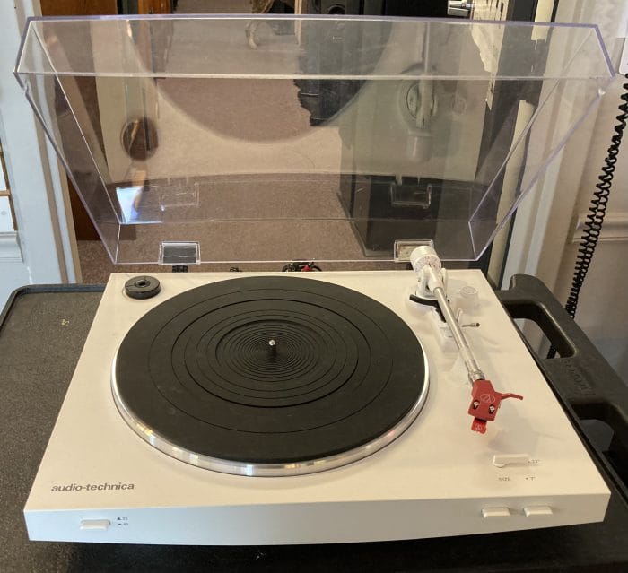Audio Technica ATLP3 Turntable w/cartridge