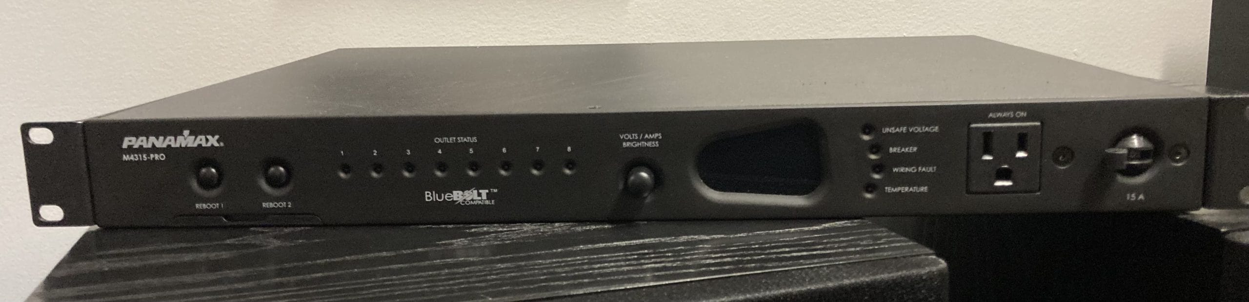 Panamax M4315-Pro Power Conditioner