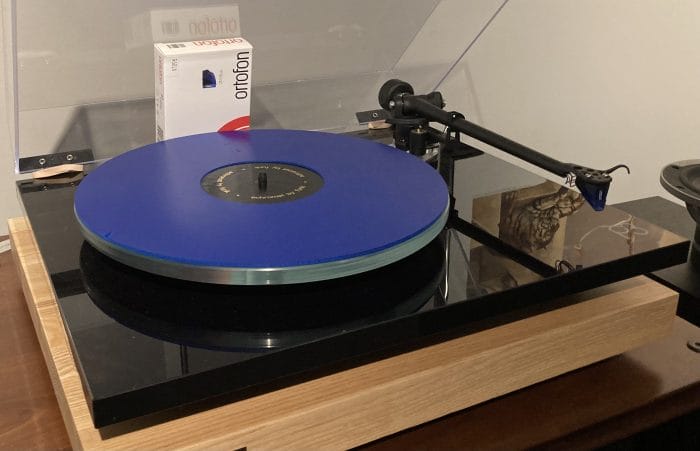 Rega Planar 3 w/Funk Firm Mat & Ortofon cartridge